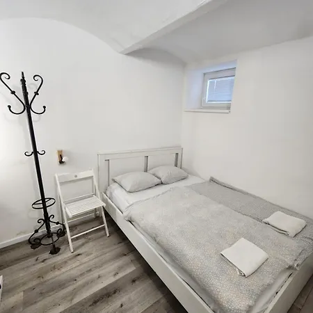 Vv Way - Lisica Zvitorepka Λιουμπλιάνα