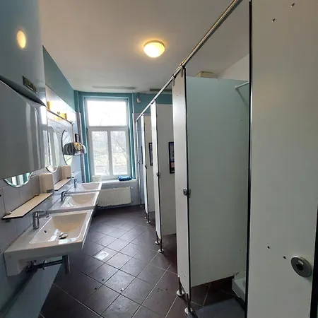 Vv Way - Lisica Zvitorepka * Laibach