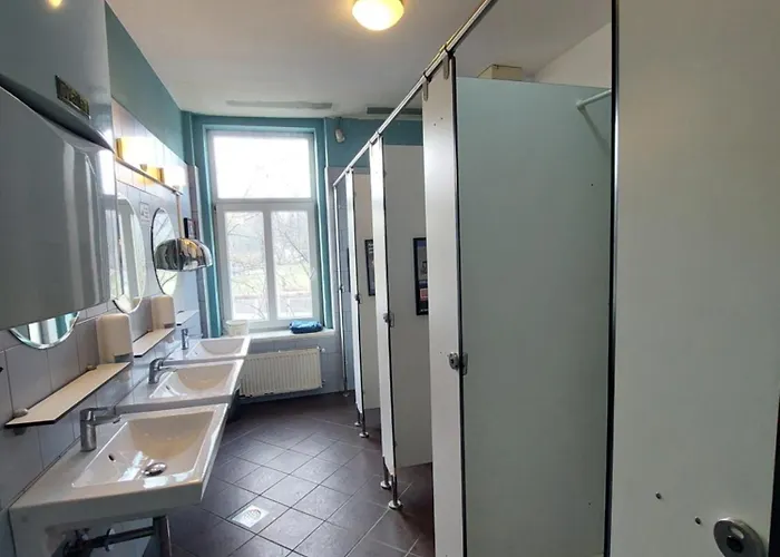 Vv Way - Lisica Zvitorepka * ليوبليانا