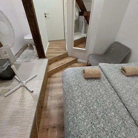 Vv Way - Lisica Zvitorepka Apartament